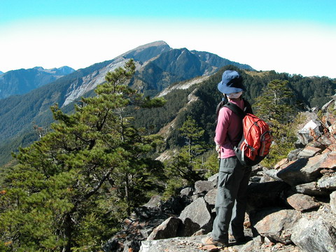 1942986328.jpg - 200411塔關山 溪頭山 關山嶺山